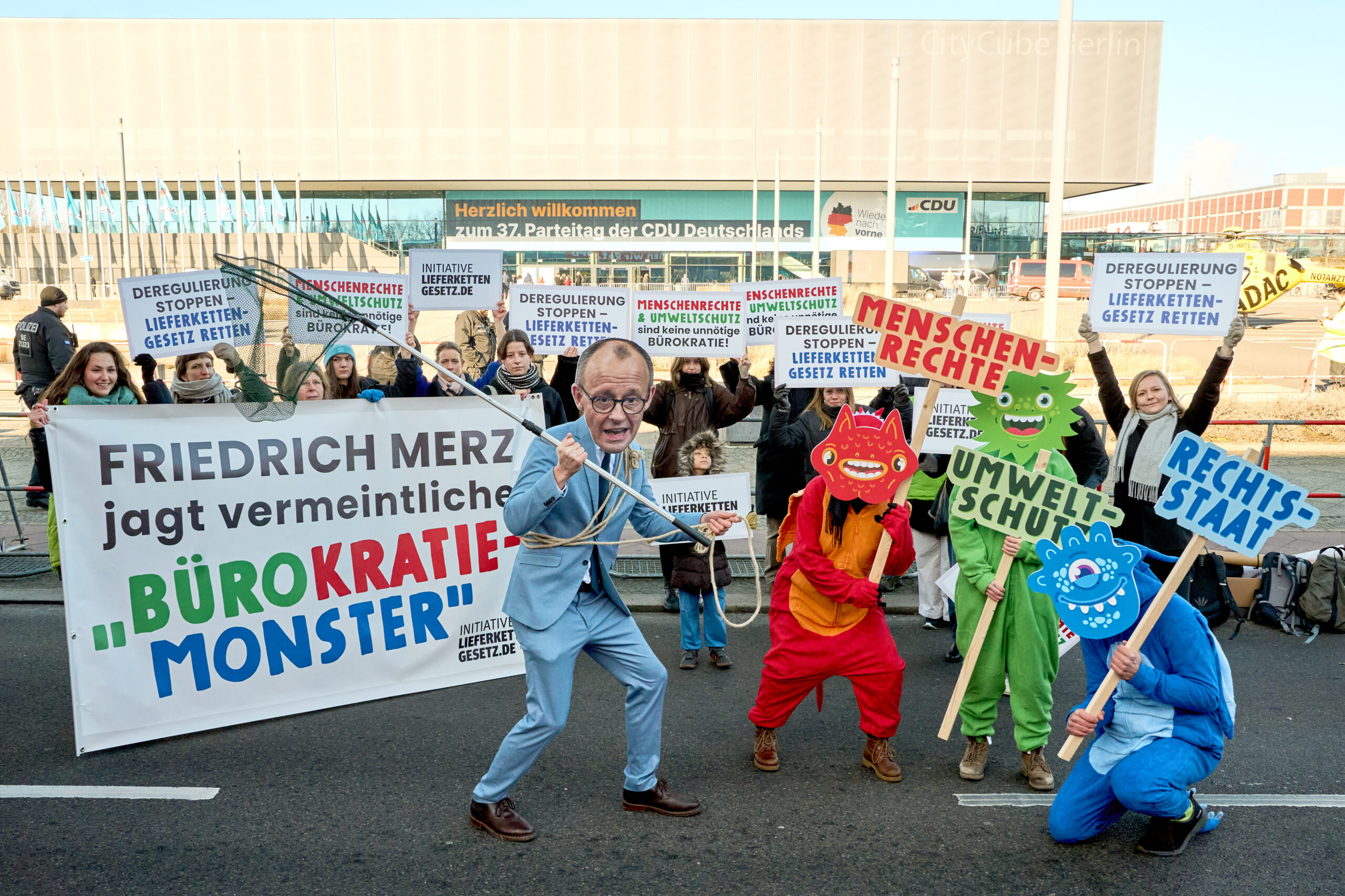 2025-02-03-ILG-Protestaktion-CDU-Parteitag-0077
