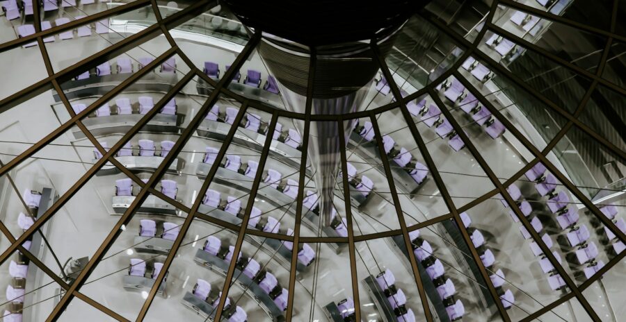 claudio-schwarz-wDGQ8dP14eM-unsplash